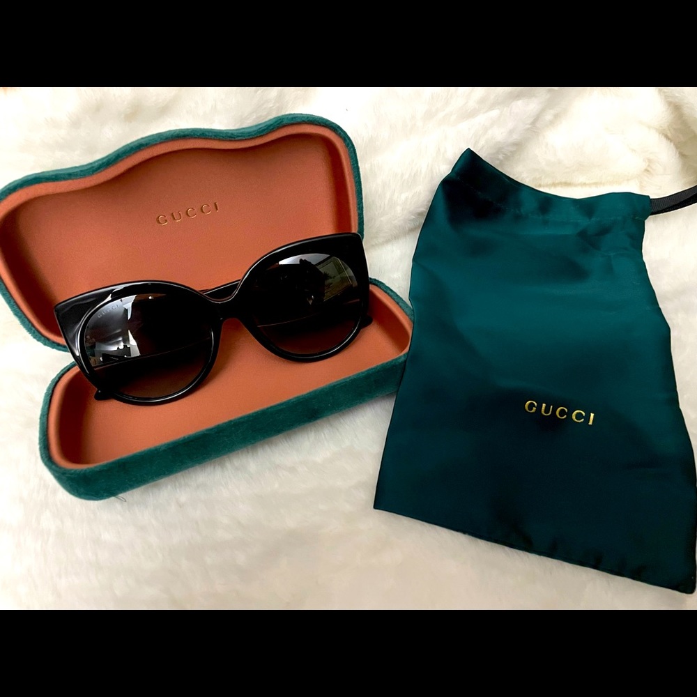 Gucci GG0325SA Women’s Cat Eye Sunglasses.